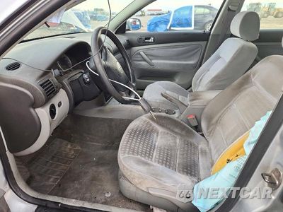 Zdjęcie 7 z 12 samochodu: 2003 VOLKSWAGEN PASSAT GL VIN:WVWND63BX3E369000 - miniatura