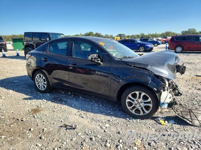 Czwarte zdjęcie samochodu z boku: 2017 TOYOTA YARIS IA BASE VIN:3MYDLBYV6HY182035 - miniatura