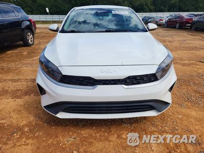 Piąte zdjęcie samochodu w środku: 2022 KIA FORTE FE VIN:3KPF24AD3NE430231 - miniatura