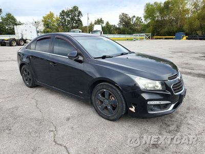 Czwarte zdjęcie samochodu z boku: 2015 CHEVROLET CRUZE LT VIN:1G1PC5SB5F7128129 - miniatura