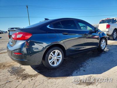 Trzecie zdjęcie samochodu z tyłu: 2018 CHEVROLET CRUZE LT VIN:1G1BE5SM4J7150332 - miniatura