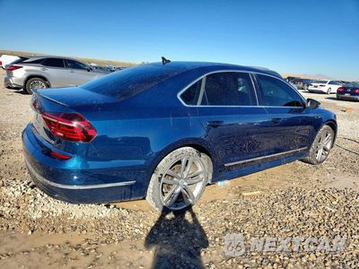 Trzecie zdjęcie samochodu z tyłu: 2019 VOLKSWAGEN PASSAT SE R-LINE VIN:1VWMA7A39KC002067 - miniatura