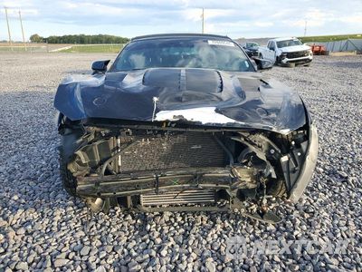 Piąte zdjęcie samochodu w środku: 2017 FORD MUSTANG VIN:1FATP8UH8H5295196 - miniatura