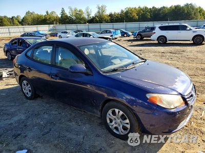 Czwarte zdjęcie samochodu z boku: 2010 HYUNDAI ELANTRA BLUE VIN:KMHDU4AD9AU133599 - miniatura