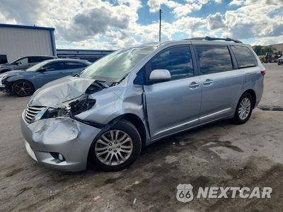 2017 TOYOTA SIENNA XLE 8-PASSENGER 5TDYZ3DC2HS883672 - główne zdjęcie licytacji z USA - miniatura