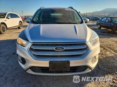 Piąte zdjęcie samochodu w środku: 2018 FORD ESCAPE SE VIN:1FMCU9GD7JUC60805 - miniatura