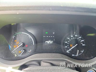 Zdjęcie 9 z 12 samochodu: 2023 TOYOTA SIENNA XLE VIN:5TDJRKEC1PS178693 - miniatura