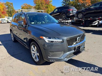 Czwarte zdjęcie samochodu z boku: 2021 VOLVO XC90 T6 MOMENTUM VIN:YV4A22PKXM1714958 - miniatura