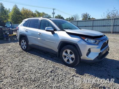 Czwarte zdjęcie samochodu z boku: 2020 TOYOTA RAV4 XLE VIN:JTMP1RFV8LJ027996 - miniatura
