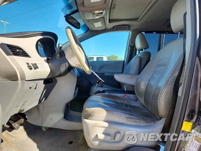 Zdjęcie 7 z 13 samochodu: 2013 TOYOTA SIENNA XLE 8-PASSENGER VIN:5TDYK3DC7DS351560 - miniatura