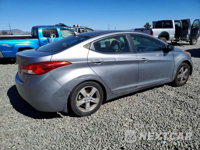 Trzecie zdjęcie samochodu z tyłu: 2013 HYUNDAI ELANTRA GLS VIN:KMHDH4AE6DU567447 - miniatura