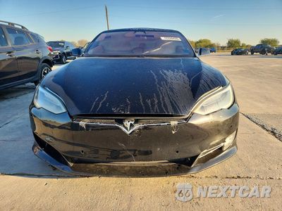 Piąte zdjęcie samochodu w środku: 2018 TESLA MODEL S VIN:5YJSA1E2XJF248796 - miniatura