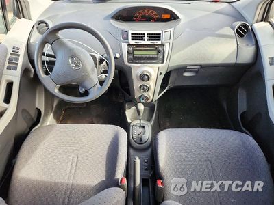 Zdjęcie 8 z 13 samochodu: 2010 TOYOTA YARIS BASE VIN:JTDKT4K39A5281444 - miniatura