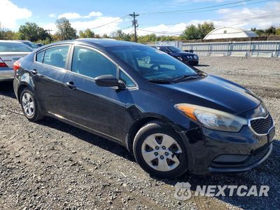 Czwarte zdjęcie samochodu z boku: 2014 KIA FORTE LX VIN:KNAFK4A65E5139630 - miniatura