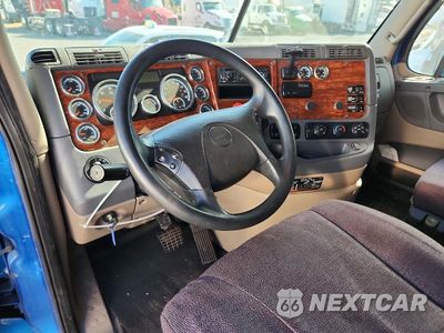 Zdjęcie 8 z 14 samochodu: 2016 FREIGHTLINER CASCADIA 125 SEMI TRUCK VIN:3AKJGLD53GSGV1624 - miniatura