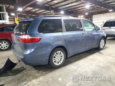 Trzecie zdjęcie samochodu z tyłu: 2017 TOYOTA SIENNA XLE 8-PASSENGER VIN:5TDYZ3DC4HS803627 - miniatura