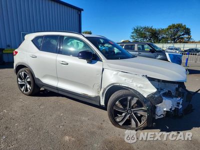 Czwarte zdjęcie samochodu z boku: 2026 VOLVO XC40 PLUS VIN:YV4L12UCXT2790150 - miniatura