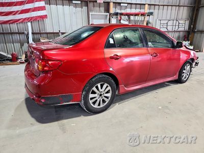 Trzecie zdjęcie samochodu z tyłu: 2010 TOYOTA COROLLA S VIN:1NXBU4EE1AZ281045 - miniatura