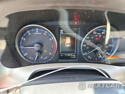 Zdjęcie 9 z 13 samochodu: 2018 TOYOTA RAV4 XLE VIN:JTMWFREV4JJ203406 - miniatura