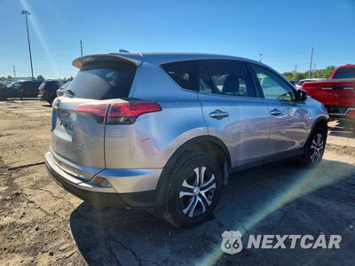 Trzecie zdjęcie samochodu z tyłu: 2018 TOYOTA RAV4 LE VIN:JTMBFREV0JJ215549 - miniatura