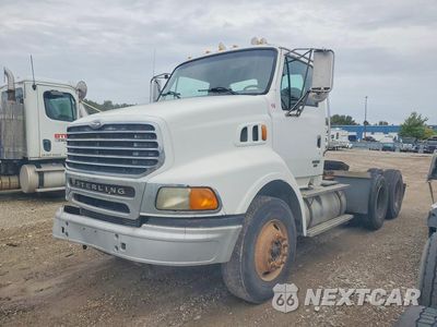 2004 STERLING A9500 SEMI TRUCK 2FWJA3CV74AM90845 - główne zdjęcie licytacji z USA - miniatura