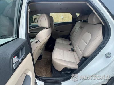 Zdjęcie 6 z 10 samochodu: 2017 HYUNDAI TUCSON SPORT VIN:KM8J3CA23HU299061 - miniatura