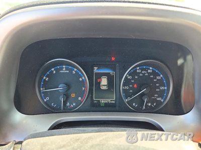 Zdjęcie 9 z 13 samochodu: 2017 TOYOTA RAV4 XLE VIN:JTMWFREV0HJ102180 - miniatura