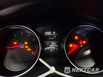 Zdjęcie 9 z 12 samochodu: 2015 VOLKSWAGEN JETTA SE VIN:3VWD17AJ2FM292574 - miniatura