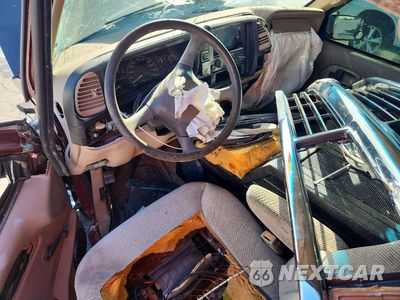Zdjęcie 8 z 12 samochodu: 1998 CHEVROLET GMT-400 C1500 VIN:1GCEC14W3WZ259779 - miniatura