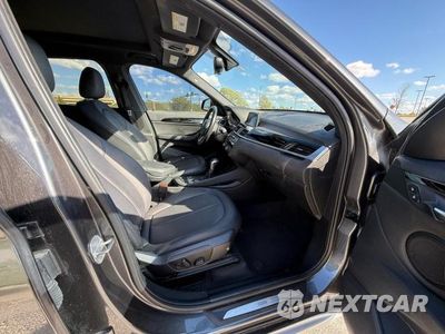 Piąte zdjęcie samochodu w środku: 2018 BMW X1 SDRIVE28I VIN:WBXHU7C36J5L04902 - miniatura