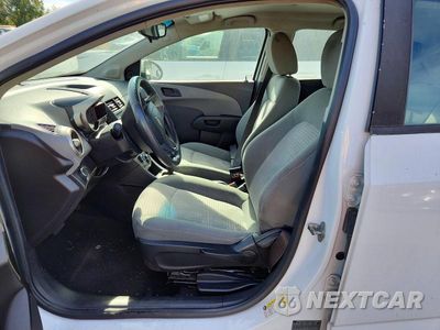 Zdjęcie 7 z 12 samochodu: 2016 CHEVROLET SONIC LS VIN:1G1JA6SG2G4174775 - miniatura