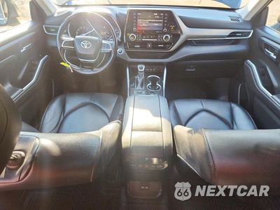Zdjęcie 8 z 12 samochodu: 2020 TOYOTA HIGHLANDER XLE VIN:5TDGZRBH8LS509105 - miniatura