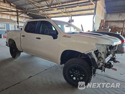 Czwarte zdjęcie samochodu z boku: 2023 CHEVROLET SILVERADO K1500 TRAIL BOSS CUSTOM VIN:3GCUDCED7PG148722 - miniatura