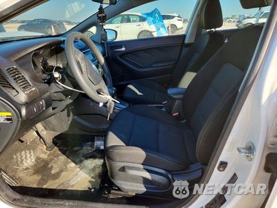 Zdjęcie 7 z 12 samochodu: 2017 KIA FORTE5 LX VIN:KNAFK5A89H5691417 - miniatura