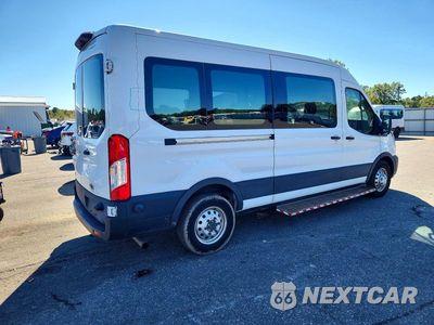 Trzecie zdjęcie samochodu z tyłu: 2022 FORD TRANSIT T-250 VIN:1FTBR2C8XNKA75151 - miniatura