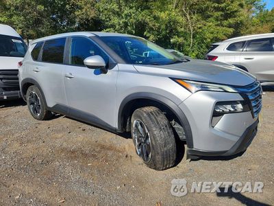 Czwarte zdjęcie samochodu z boku: 2024 NISSAN ROGUE SV VIN:5N1BT3BB3RC726412 - miniatura