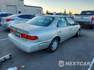 Trzecie zdjęcie samochodu z tyłu: 2000 TOYOTA CAMRY CE VIN:4T1BG22K4YU708377 - miniatura
