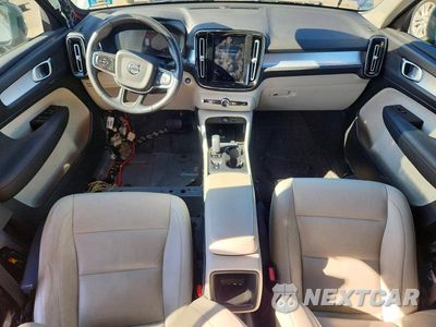 Zdjęcie 8 z 13 samochodu: 2020 VOLVO XC40 T5 MOMENTUM VIN:YV4162UKXL2339817 - miniatura