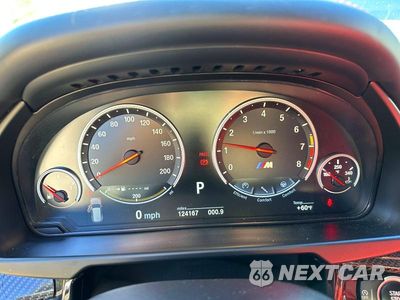 Piąte zdjęcie samochodu w środku: 2015 BMW X5 M VIN:5YMKT6C56F0C89253 - miniatura