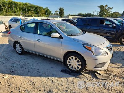 Czwarte zdjęcie samochodu z boku: 2018 NISSAN VERSA SV VIN:3N1CN7AP1JL884296 - miniatura
