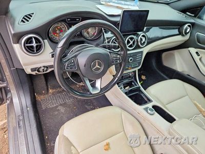 Zdjęcie 8 z 12 samochodu: 2015 MERCEDES-BENZ CLA 250 VIN:WDDSJ4EB1FN274638 - miniatura
