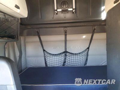 Zdjęcie 10 z 12 samochodu: 2018 FREIGHTLINER CASCADIA 126 VIN:3AKJHHDR8JSHU5647 - miniatura