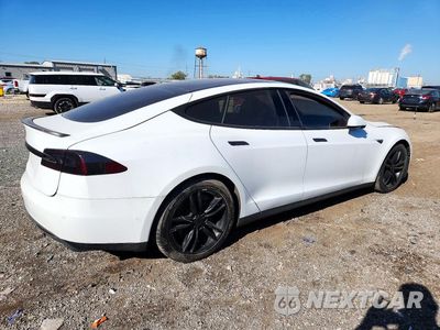 Trzecie zdjęcie samochodu z tyłu: 2015 TESLA MODEL S VIN:5YJSA1E25FF116634 - miniatura