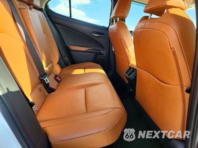 Zdjęcie 10 z 12 samochodu: 2019 LEXUS UX 250H VIN:JTHU9JBH8K2010796 - miniatura
