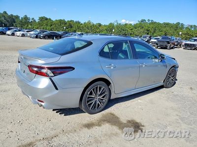 Trzecie zdjęcie samochodu z tyłu: 2022 TOYOTA CAMRY SE VIN:4T1G11AK3NU681493 - miniatura