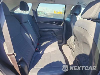 Zdjęcie 10 z 12 samochodu: 2016 KIA SORENTO LX VIN:5XYPG4A37GG112003 - miniatura