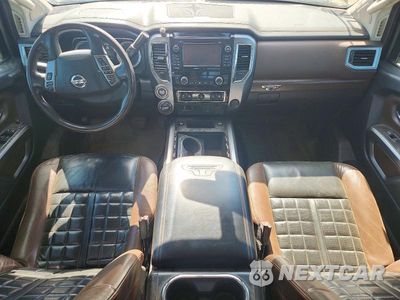Zdjęcie 8 z 12 samochodu: 2017 NISSAN TITAN XD PLATINUM RESERVE VIN:1N6BA1F49HN568619 - miniatura