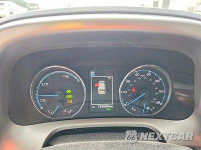 Zdjęcie 9 z 13 samochodu: 2017 TOYOTA RAV4 HV LIMITED VIN:JTMDJREV1HD153076 - miniatura
