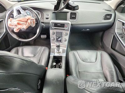 Zdjęcie 8 z 13 samochodu: 2011 VOLVO S60 T6 VIN:YV1902FH2B2008411 - miniatura