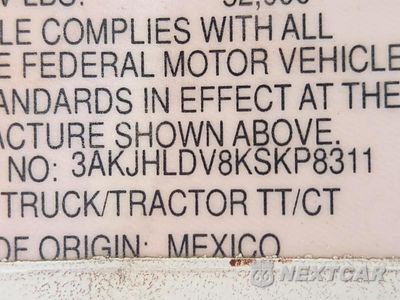 Zdjęcie 11 z 13 samochodu: 2019 FREIGHTLINER CASCADIA 126 SEMI TRUCK VIN:3AKJHLDV8KSKP8311 - miniatura